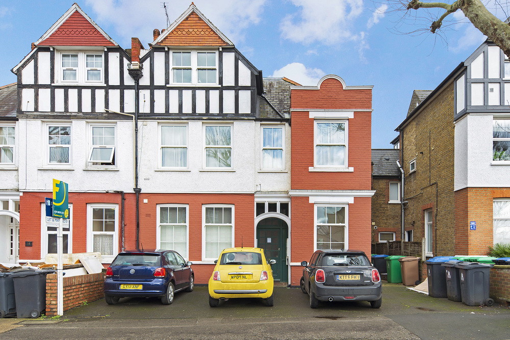 house or flat for sale or rent in south west London